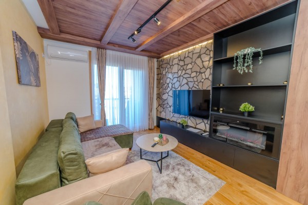 Apartment Royal Gardens Nesic 1